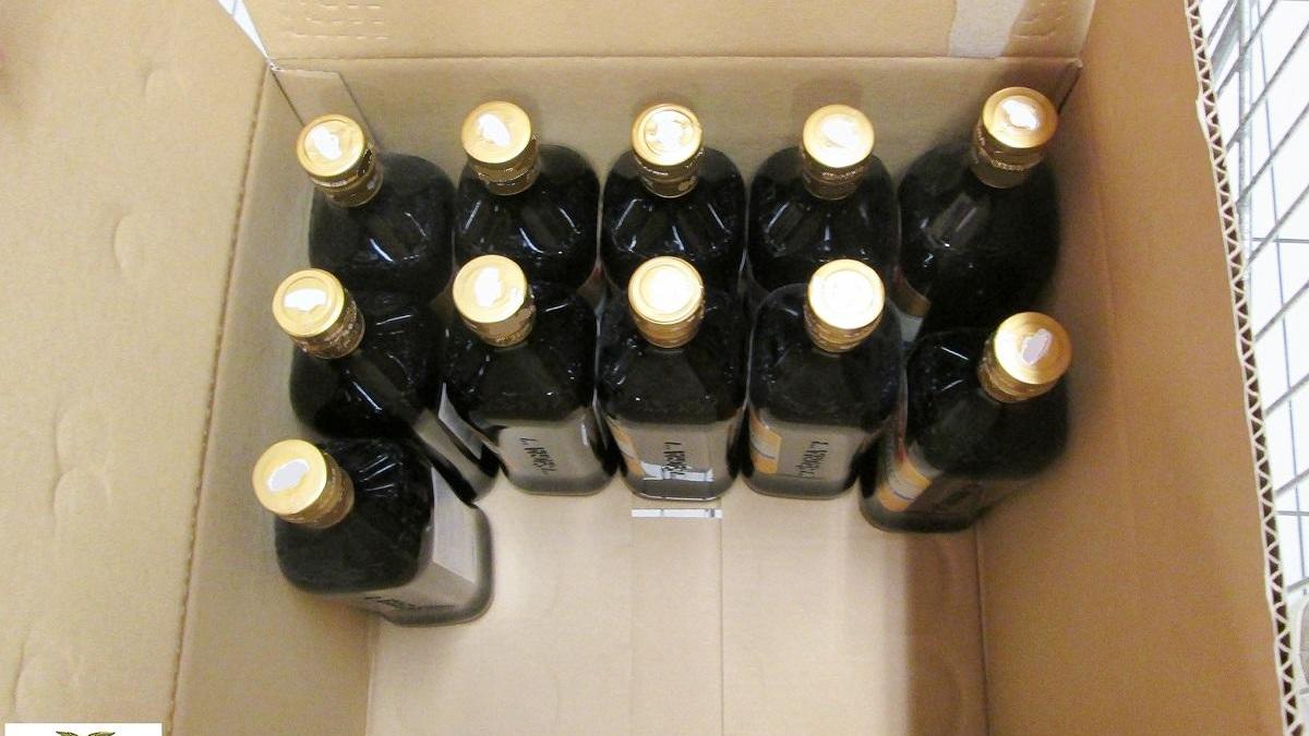 Alcune delle condizioni di olio sequestrate