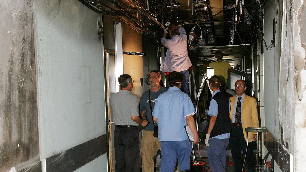 Precedente incendio all'ospedale di Ponte a Niccheri che si pensa essere di origine dolosa (foto archivio Ansa)