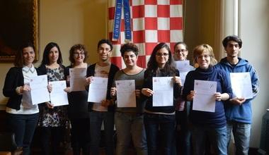 Servizio civile, saluto in Comune per i primi nove giovani