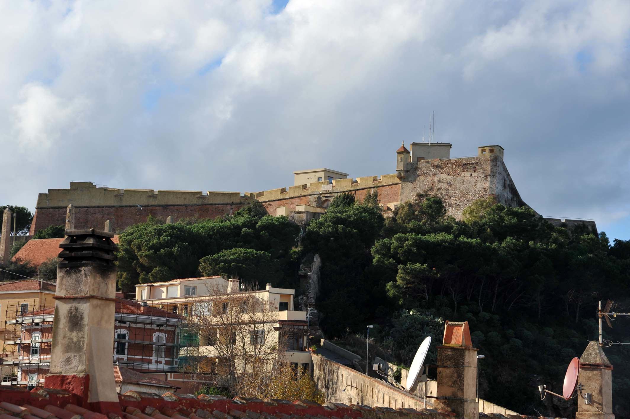 Una veduta del Forte Falcone di Portoferraio (foto di Giò Di Stefano)