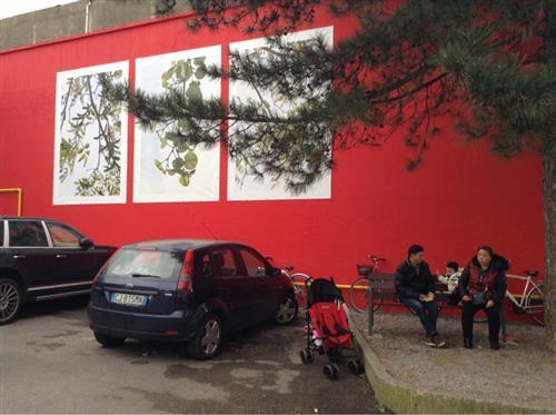 La piazzetta di via Pistoiese dopo l'intervento di Dryphoto