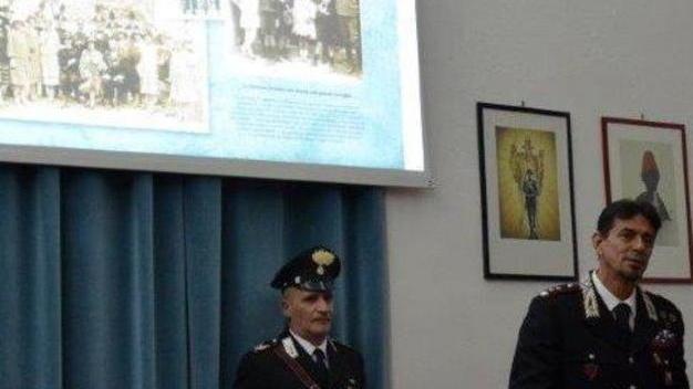 Il carabiniere e la famiglia raccontati nel calendario storico del 2015 dell’Arma