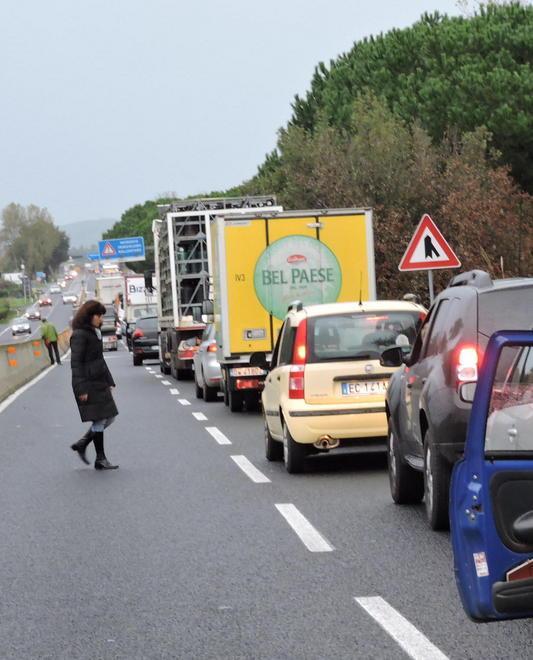 Scontro sull’Aurelia 29enne alle Scotte Scoppia la polemica 