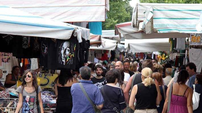 No al mercato spezzatino: ambulanti contro Comune