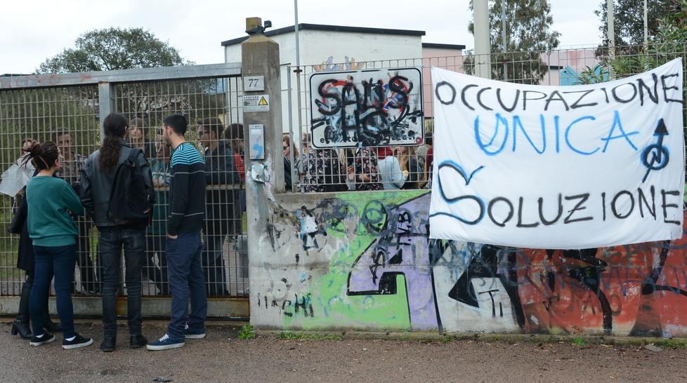 Terzo giorno di occupazione nei licei della rivolta: scatta l’autogestione