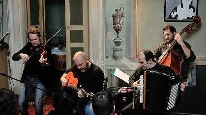 Blue Naïf per la serata di Gruppo dei 10 e Amf
