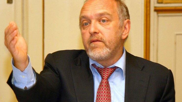 "Manager nelle aziende al posto di politici? Costano di più"