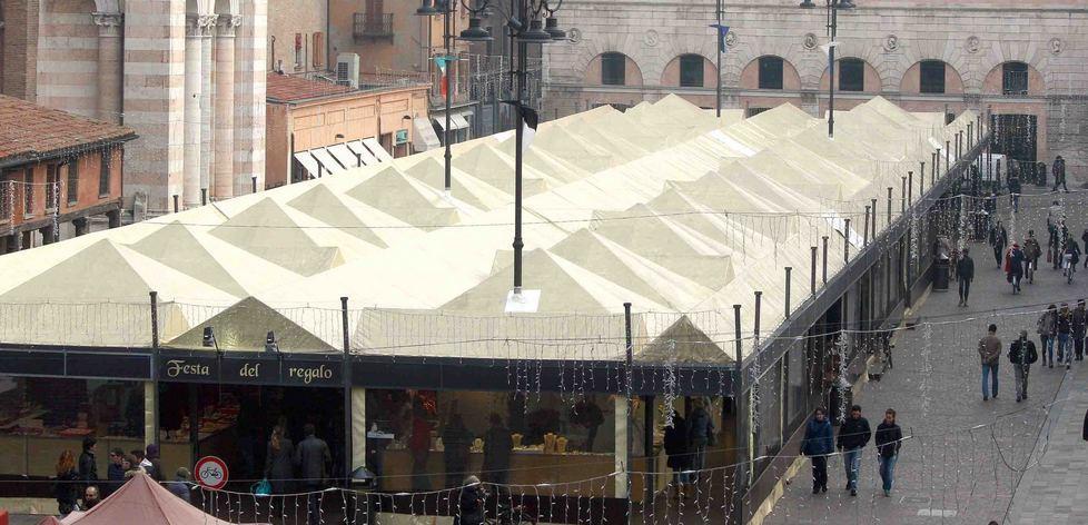 Fiera del Regalo, è scontro aperto 