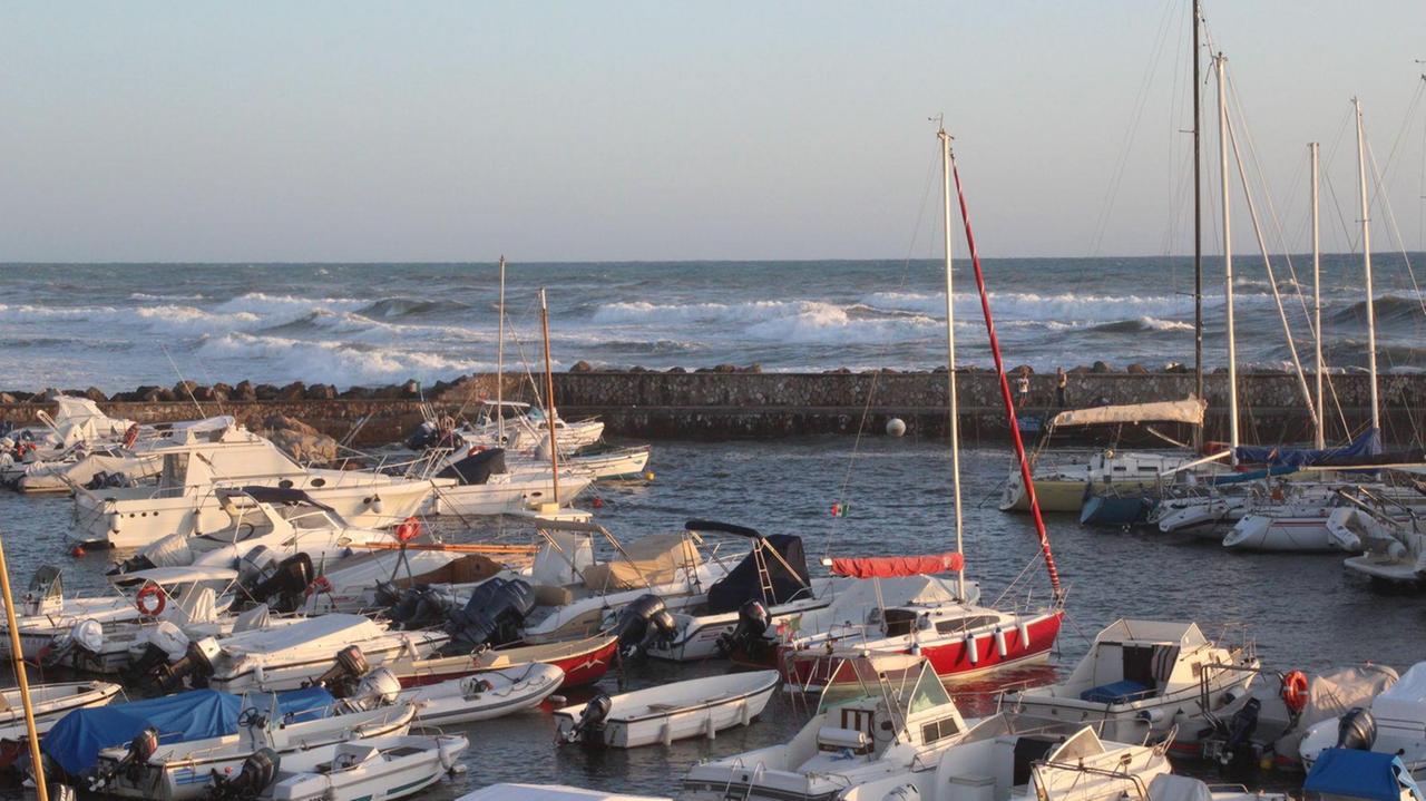Il porticciolo di Antignano (Vincenzoni Pentafoto)
