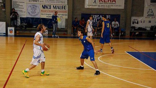 Basket: un'azione di gioco del Cus Pisa