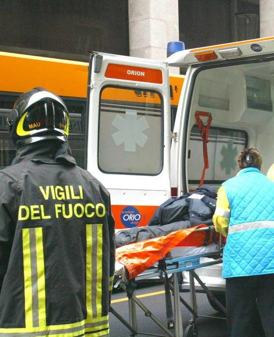 Bancario di 52 anni trovato morto in casa 