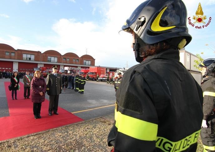Festa e riconoscimenti al comando dei vigili del fuoco