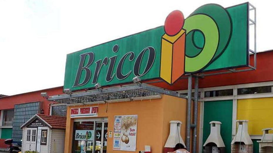Ruba al Brico, rincorso e denunciato