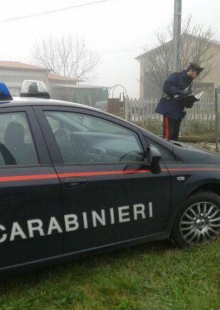 Lo prendono a calci e pugni per non pagarlo 