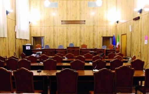 Lo stalking è reciproco: tutti colpevoli 