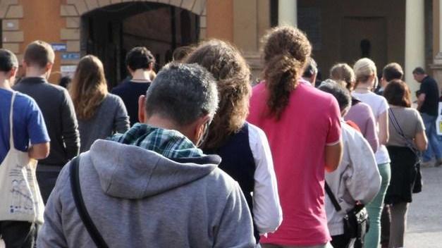 Sui social network il dibattito impazza anche dopo la nota di monsignor Camisasca