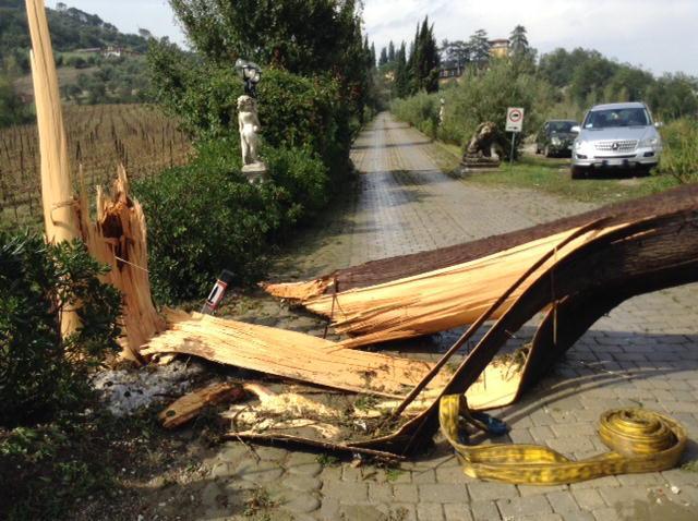 La tromba d'aria di settembre a Carmignano