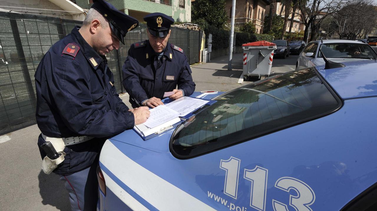 Due poliziotti delle volanti di Grosseto