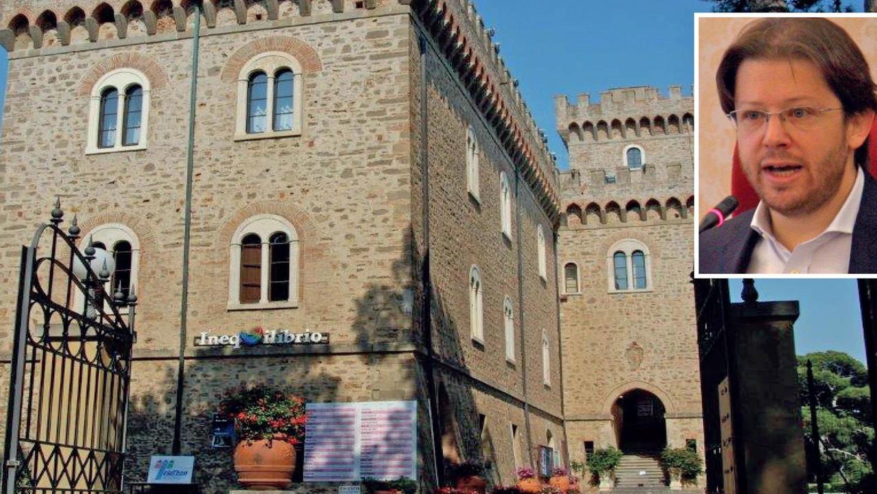 Il castello Pasquini, sede di Armunia, e il sindaco Franchi