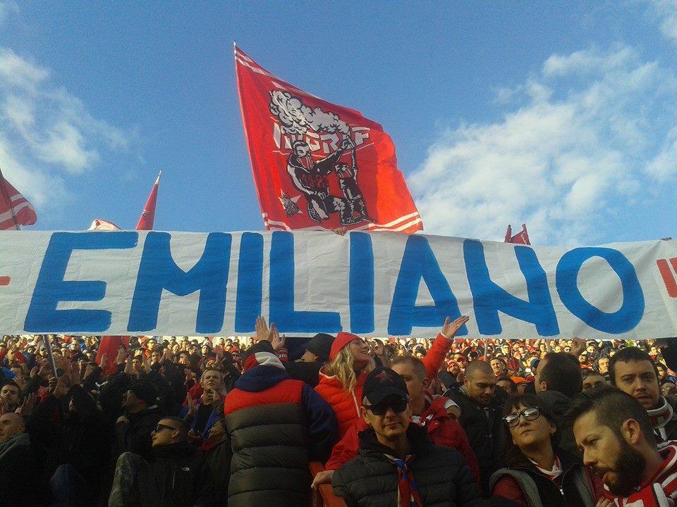 Lo striscione per Emiliano Del Rosso nella curva dei tifosi del Perugia