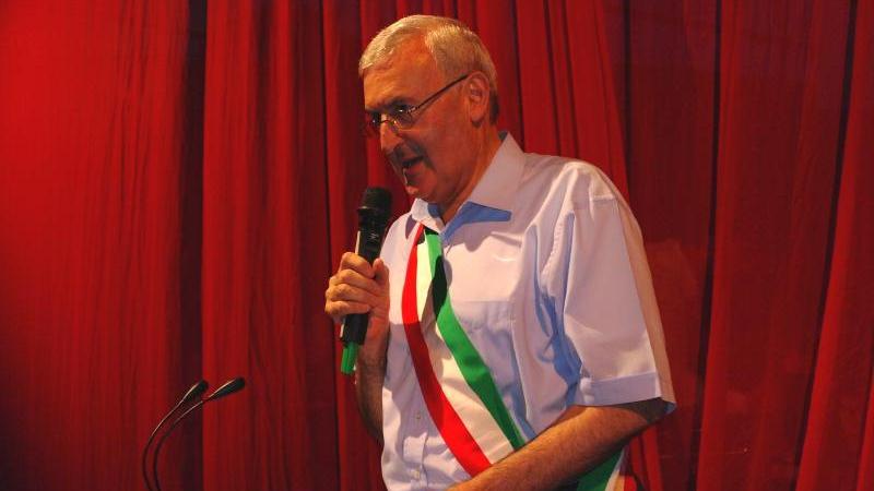Il sindaco di Vecchiano, Giancarlo Lunardi