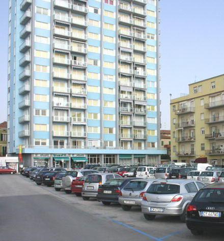 «Anche i cittadini decidano il futuro di piazza XXV Aprile»