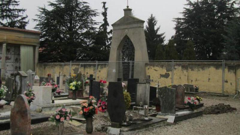 Via ai lavori al cimitero di Pilastri