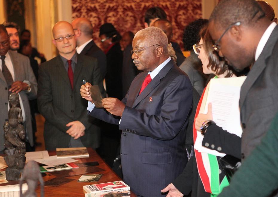 Il presidente del Mozambico ieri in Sala del Tricolore 