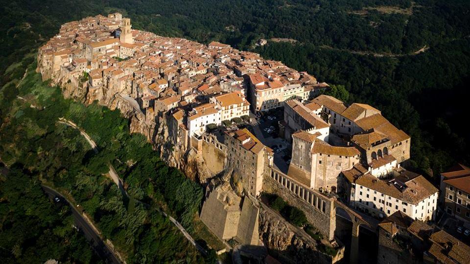 Pitigliano Borgo dei Borghi: tutti al televoto su Raitre