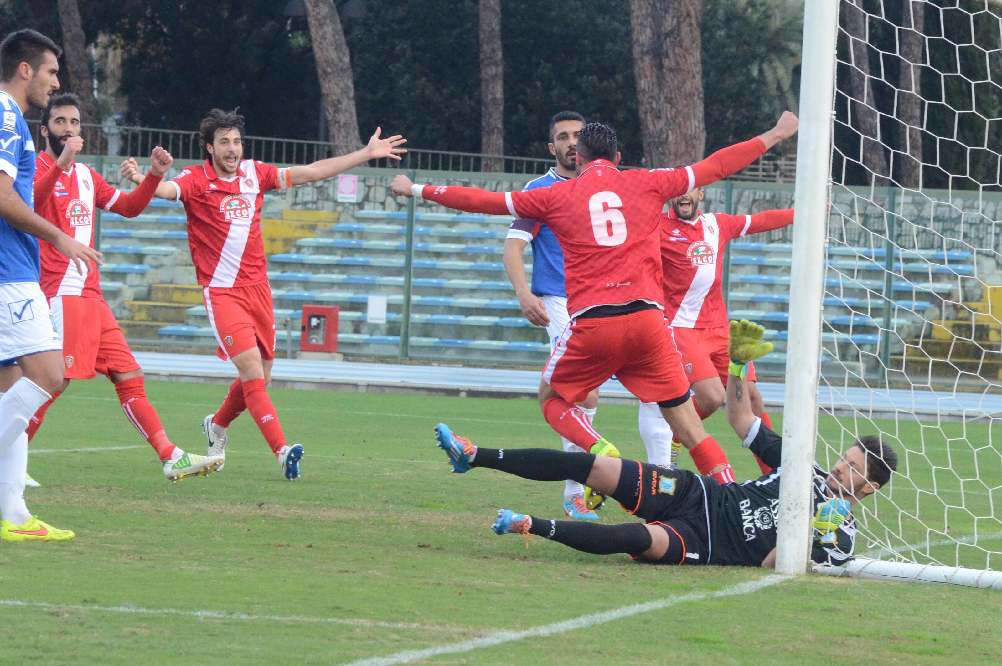 L'esultanza di Monaco dopo il gol (foto Bf)