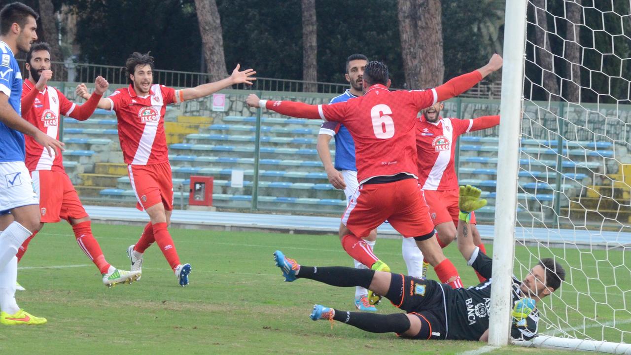 L'esultanza di Monaco dopo il gol (foto Bf)