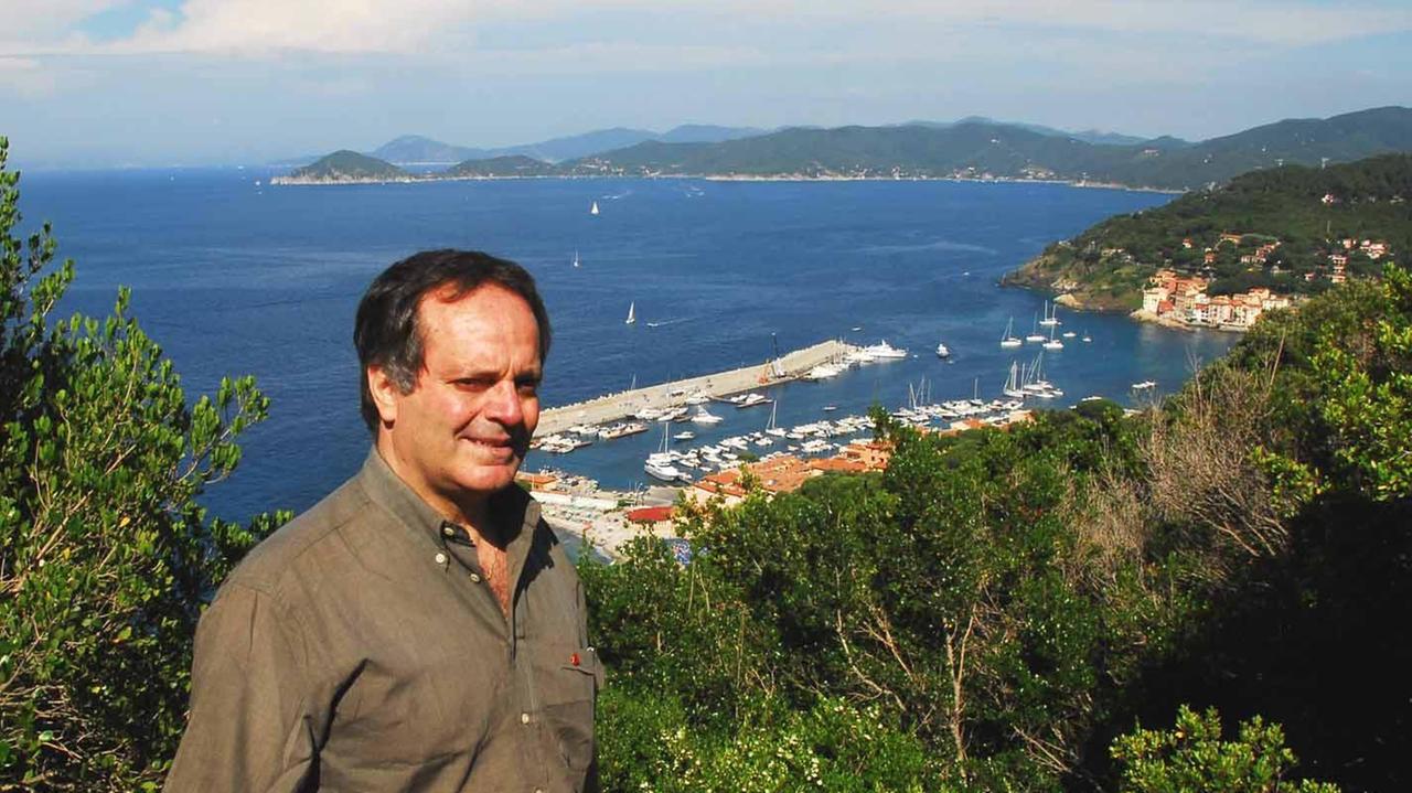 Umberto Mazzantini nella sua Marciana Marina (foto Giò Di Stefano)