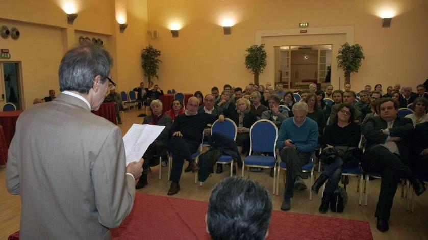 Parrini striglia il Pd viareggino