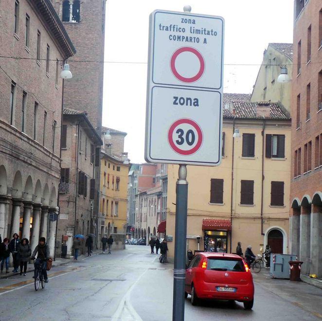 E i ferraresi chiedono la Zona 30 in tutta la città