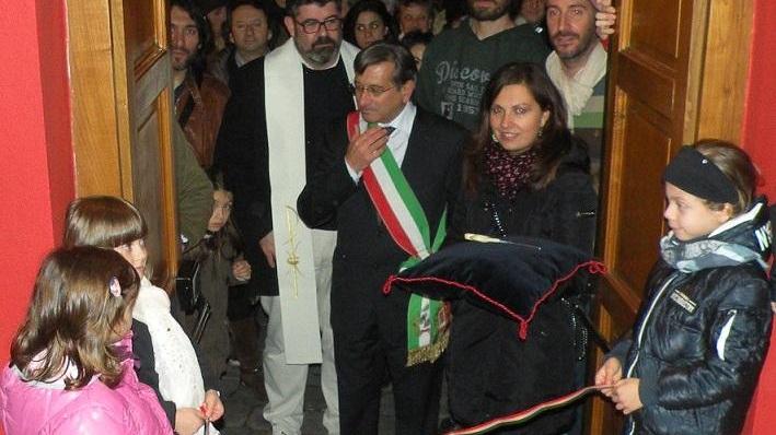 Il sindaco Claudio Franci inaugura il nuovo cinema di Castel del Piano