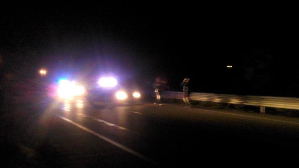 Ragazzo in bici in Variante di notte contromano: salvo