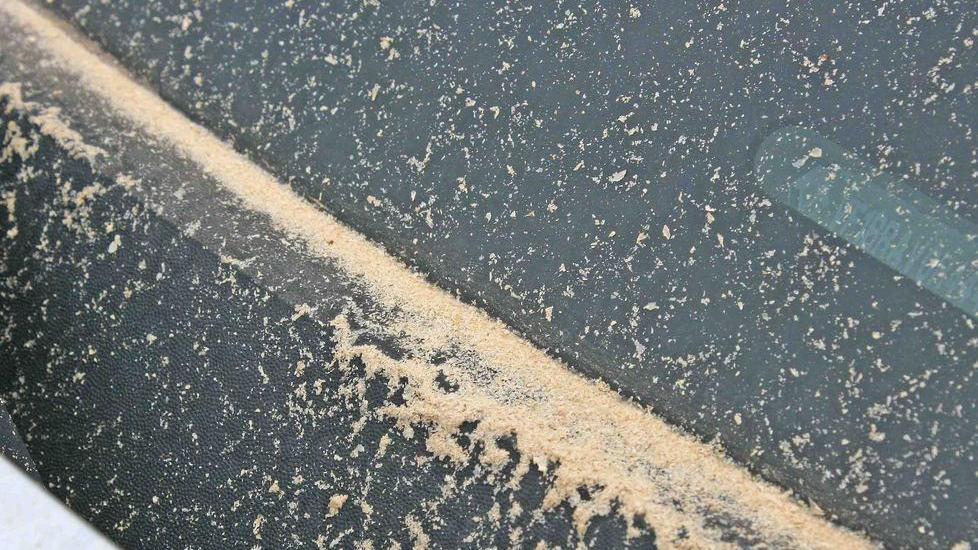 Polvere giallastra sul quartiere