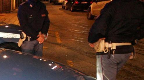 Botte e insulti razzisti contro una mendicante