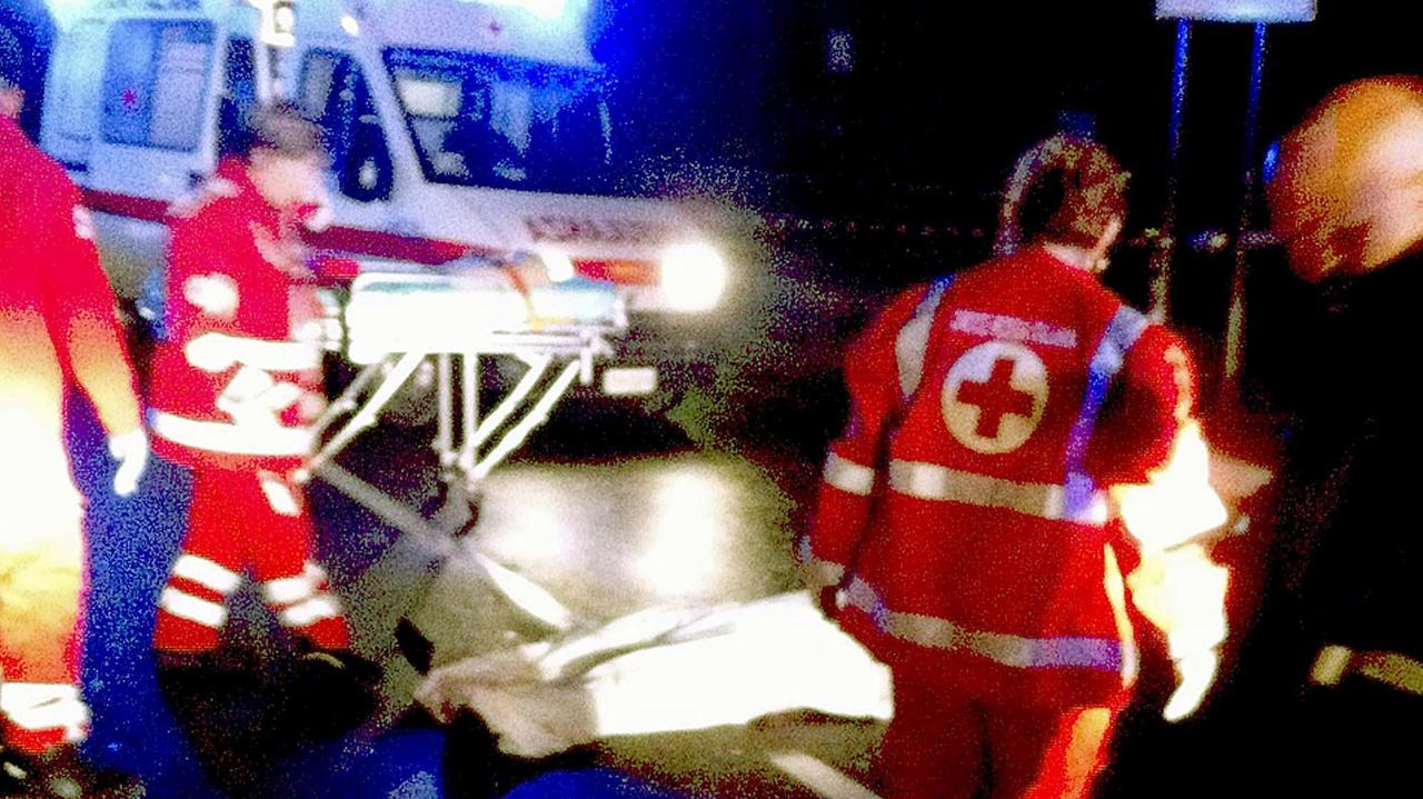 Scontro mortale, si cercano i parenti della vittima