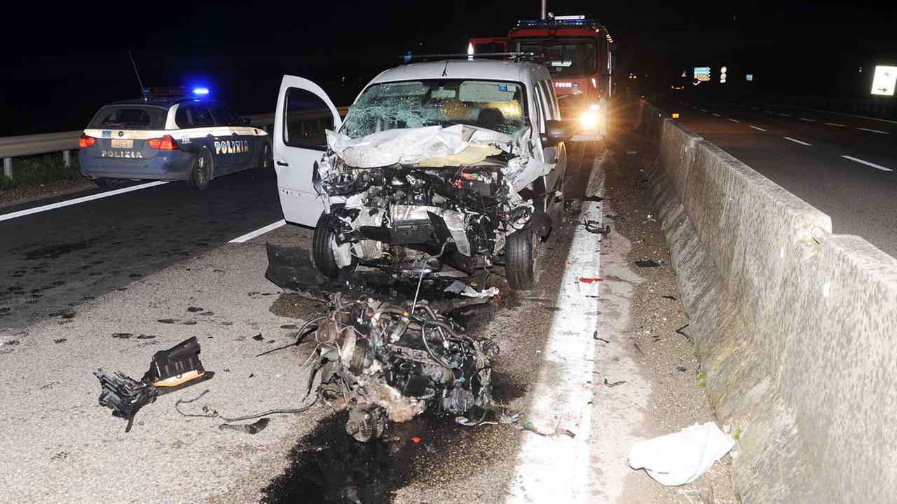 La Kangoo rimasta coinvolta nell'incidente (foto Pabar)