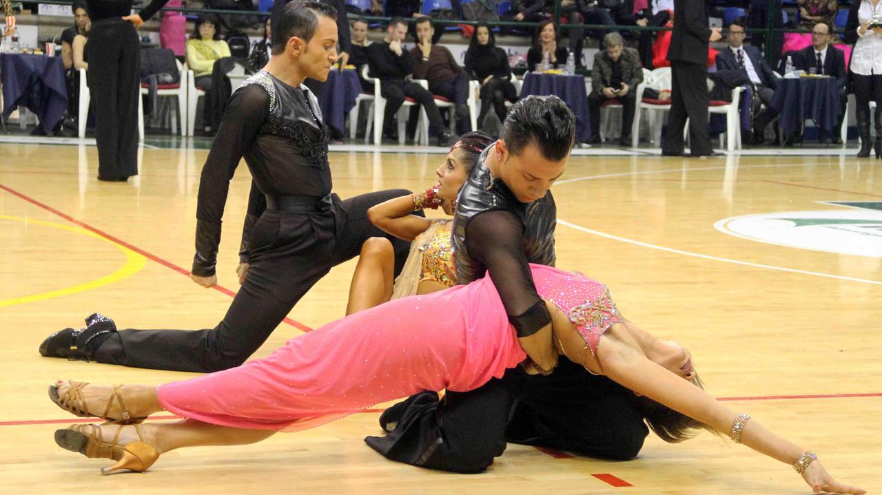 Un momento del trofeo di danza sportiva