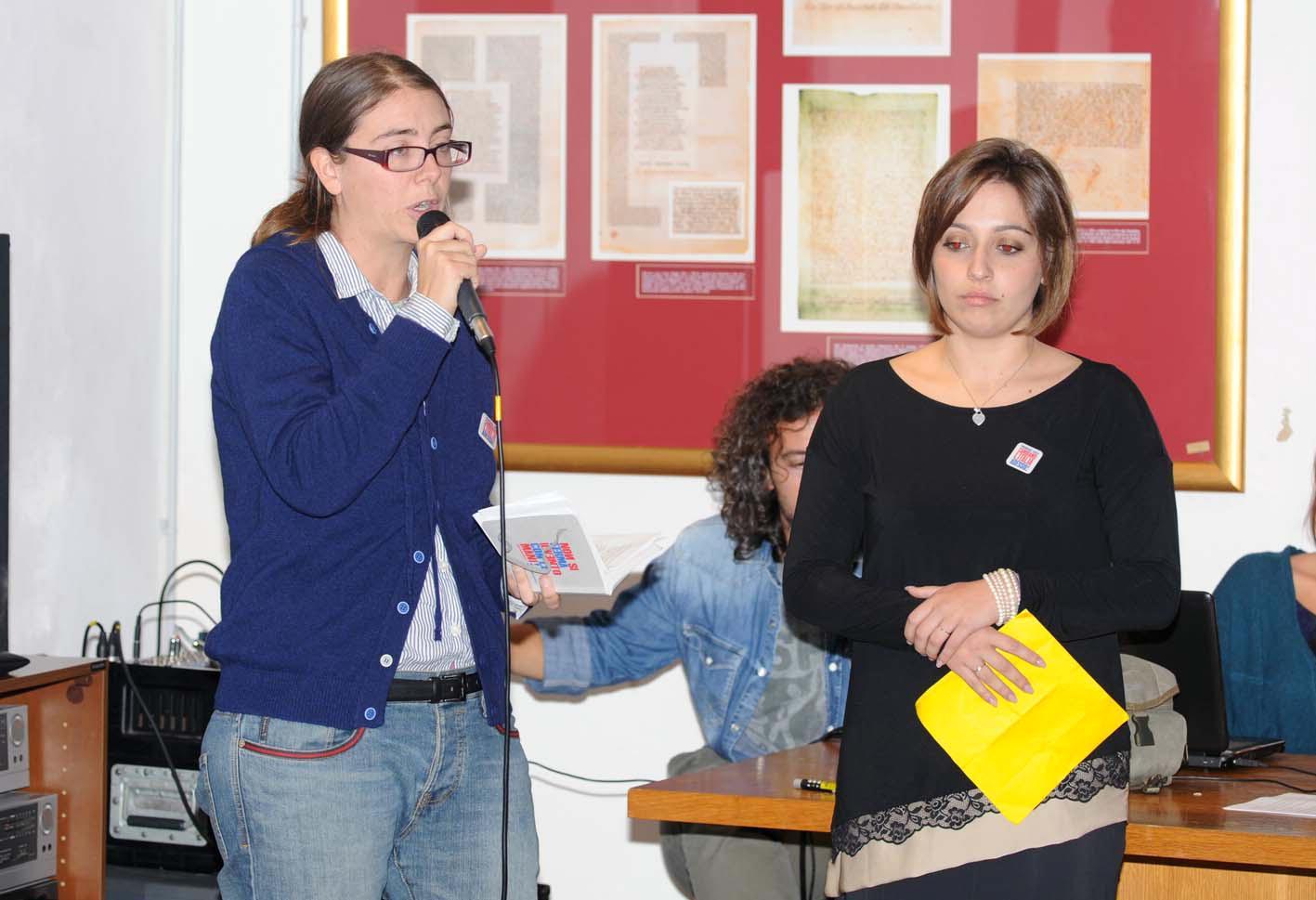 Da sinistra: Carla Maestrini e Lucrezia della Lena durante un'iniziativa a sostegno di Renzi