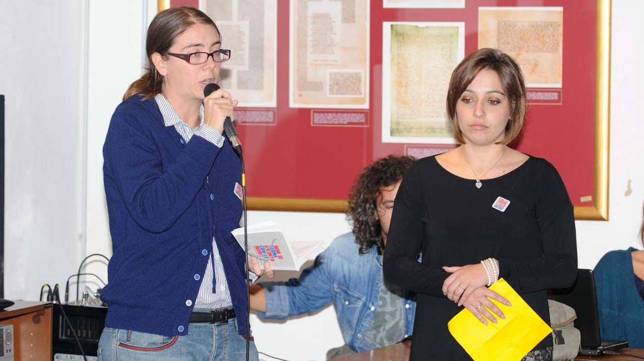Da sinistra: Carla Maestrini e Lucrezia della Lena durante un'iniziativa a sostegno di Renzi