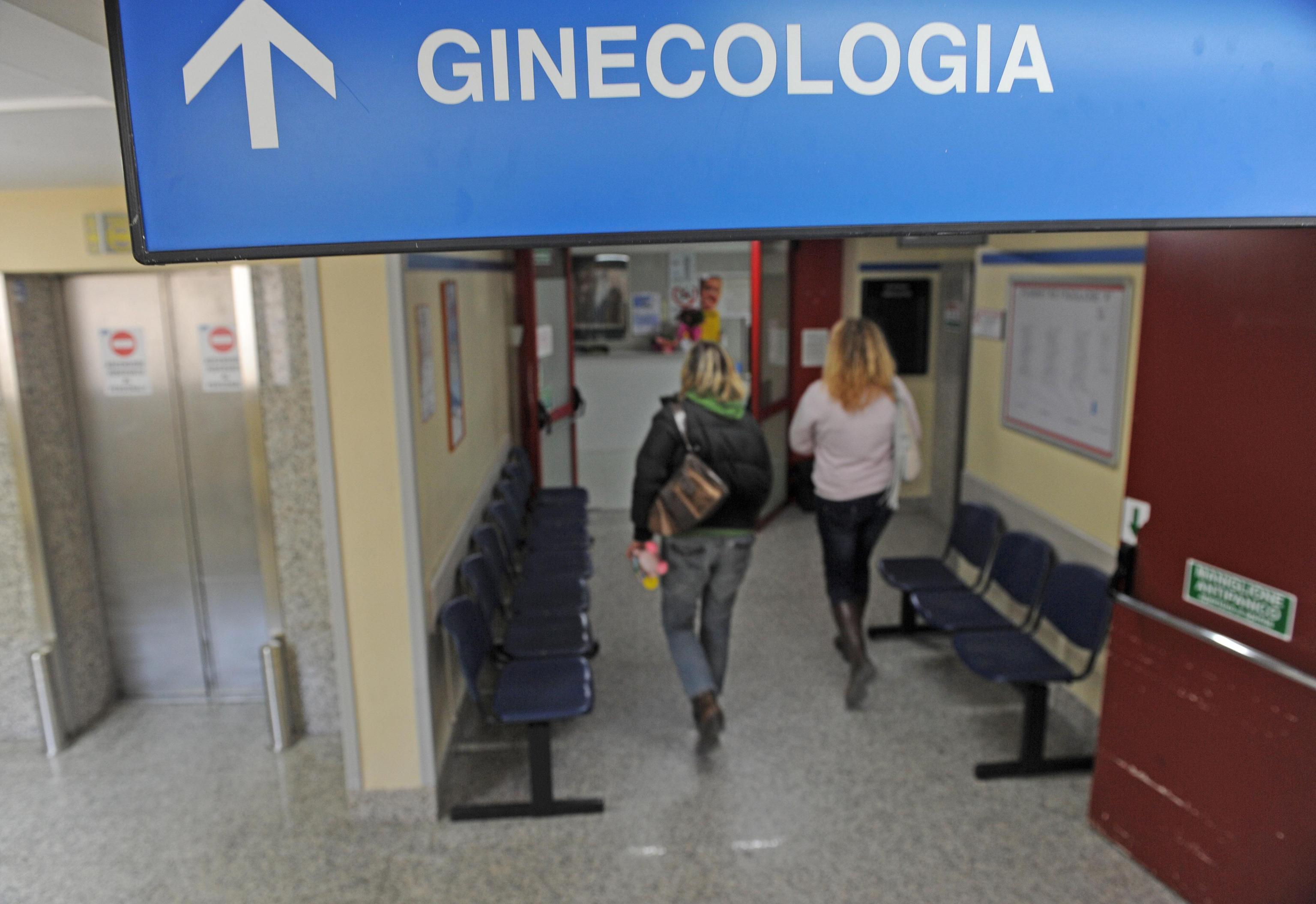 L'ingresso di un reparto di ginecologia (foto d'archivio)