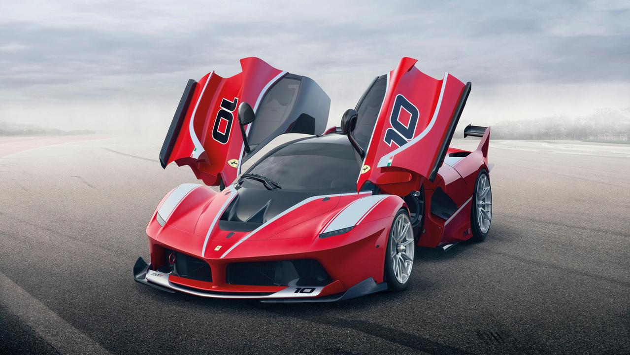 La prima Ferrari ibrida: alla guida pochi fortunati