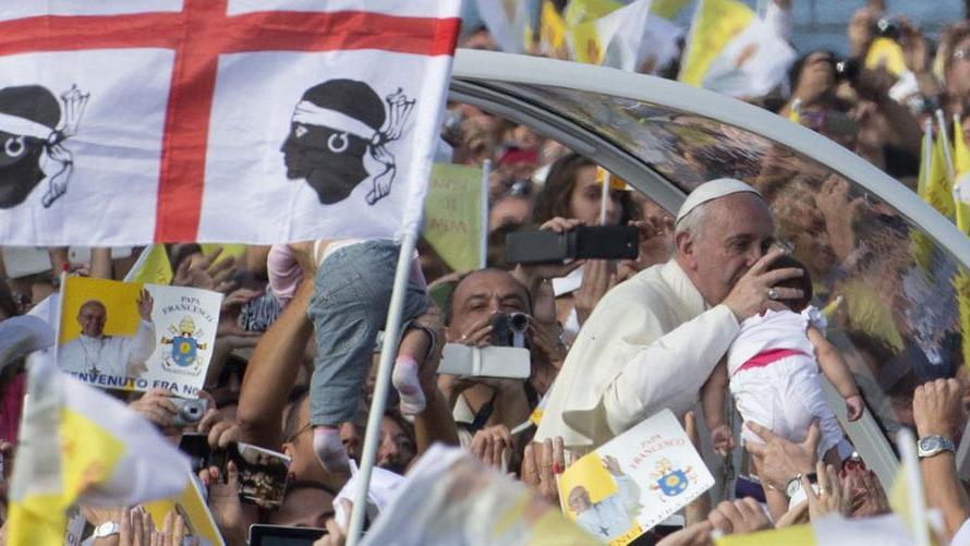 Il Papa ai vescovi: sì alla messa in sardo 
