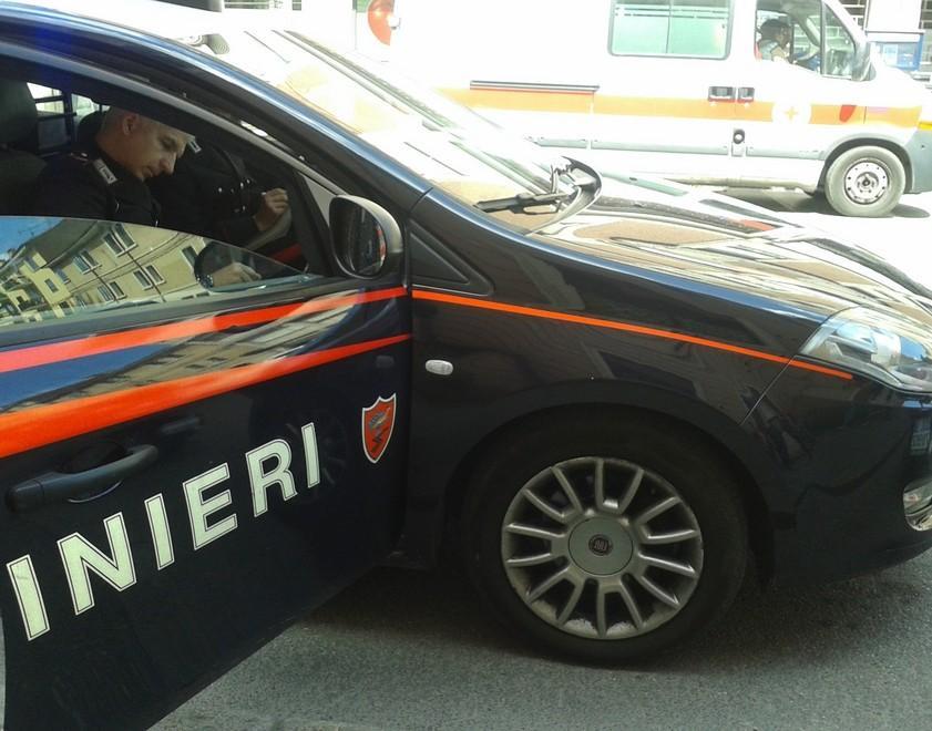 Offre soldi a due ragazzine per fare sesso 