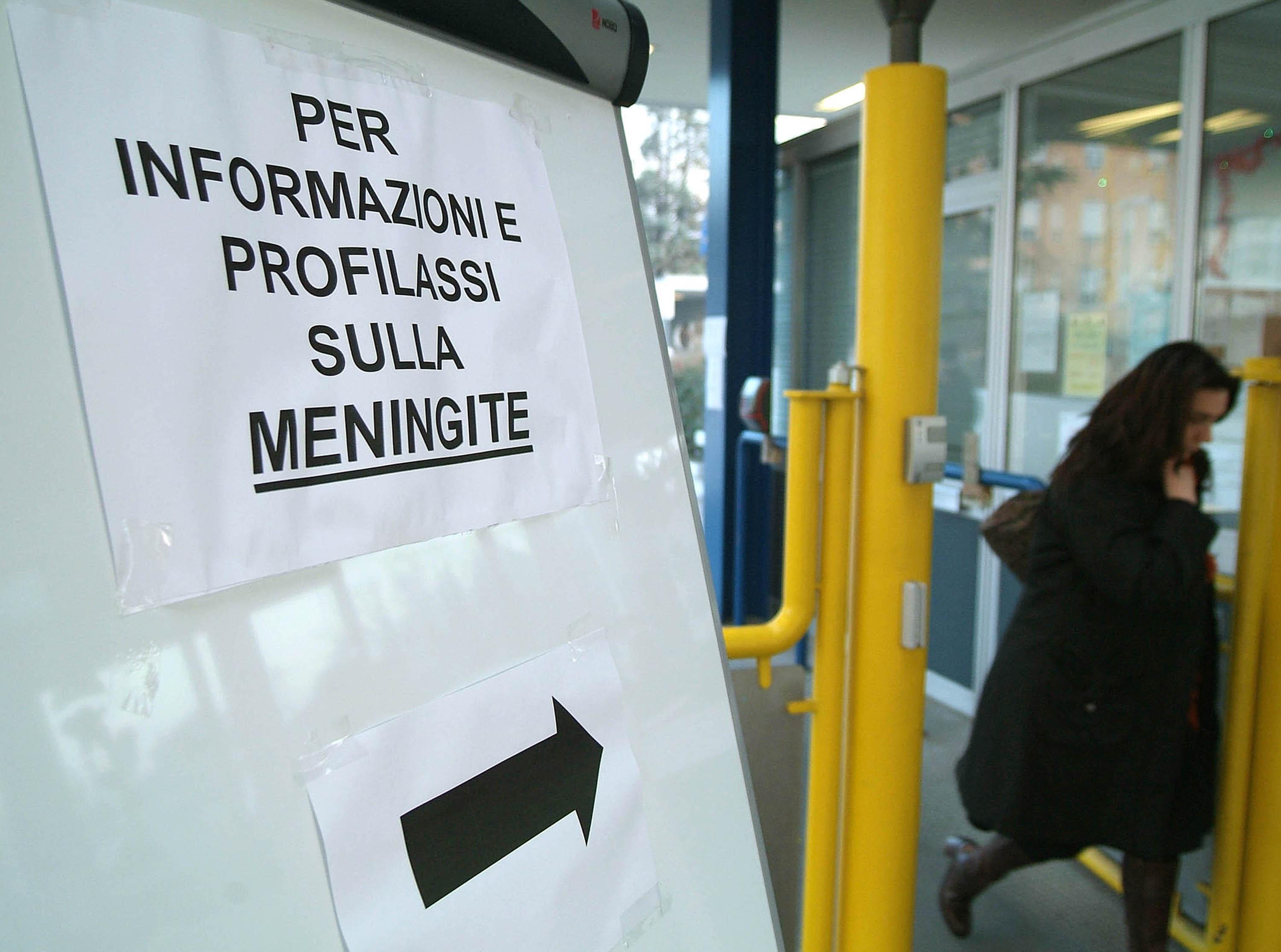 Bimba colpita da meningite, controlli sui compagni di classe 