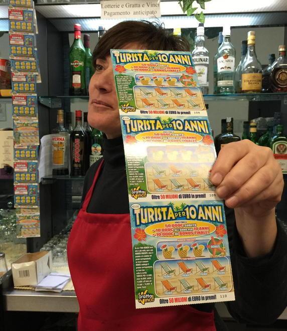 Natale da 160mila euro per due disoccupati grazie al Gratta e Vinci