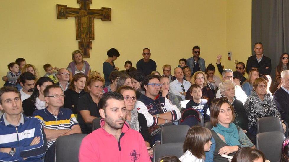 Una raccolta di fondi per salvare l’elementare